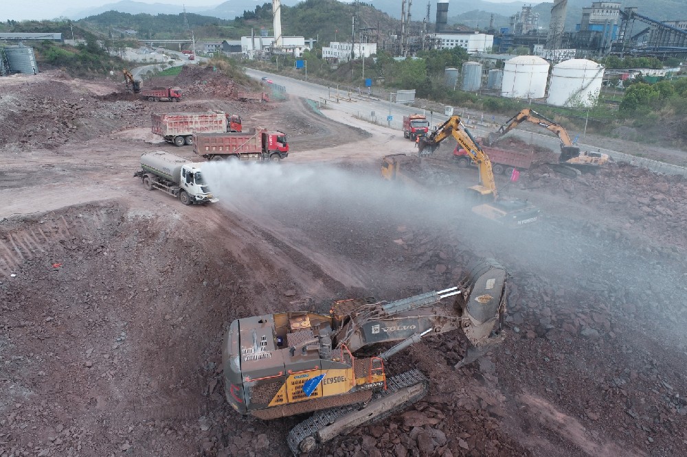 不停工、不斷檔，假期建設(shè)忙！